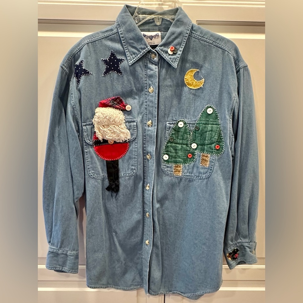 Upper West Side Size L 100% Cotton Denim Appliquéd Holiday Shirt
